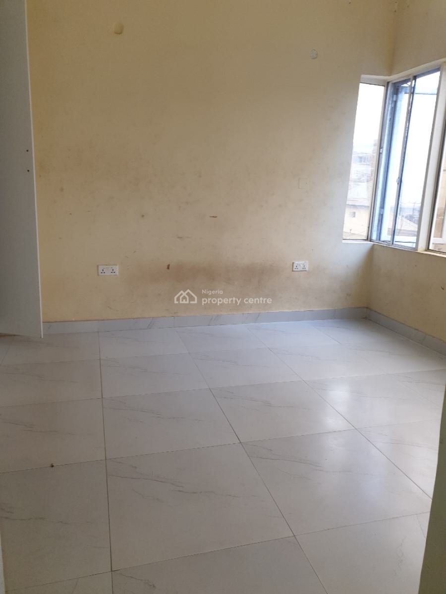 Spacious 3 Bedroom with Bq, New Road, Alpha Beach, Lekki, Lagos, Flat / Apartment for Rent