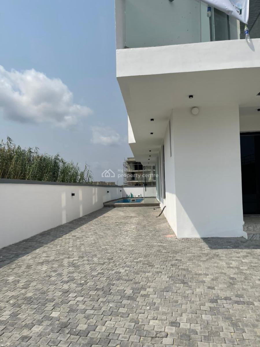 5bedroom Detached Duplex with Bq.  *price*: ₦800m *location* Hampton B, Ikate, Lekki, Lagos, Detached Duplex for Sale
