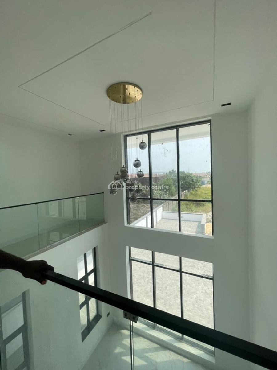5bedroom Detached Duplex with Bq.  *price*: ₦800m *location* Hampton B, Ikate, Lekki, Lagos, Detached Duplex for Sale
