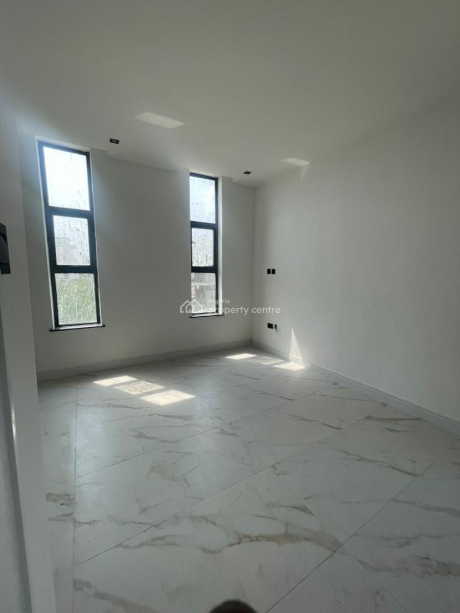 5bedroom Detached Duplex with Bq.  *price*: ₦800m *location* Hampton B, Ikate, Lekki, Lagos, Detached Duplex for Sale