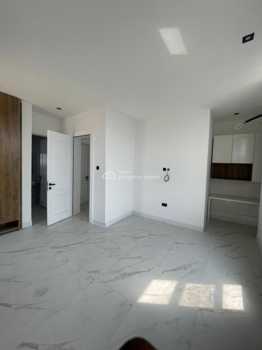 5bedroom Detached Duplex with Bq.  *price*: ₦800m *location* Hampton B, Ikate, Lekki, Lagos, Detached Duplex for Sale