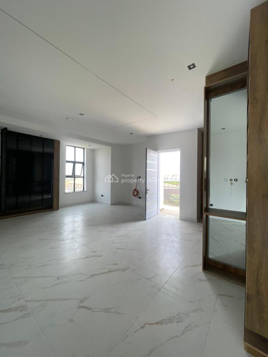 5bedroom Detached Duplex with Bq.  *price*: ₦800m *location* Hampton B, Ikate, Lekki, Lagos, Detached Duplex for Sale