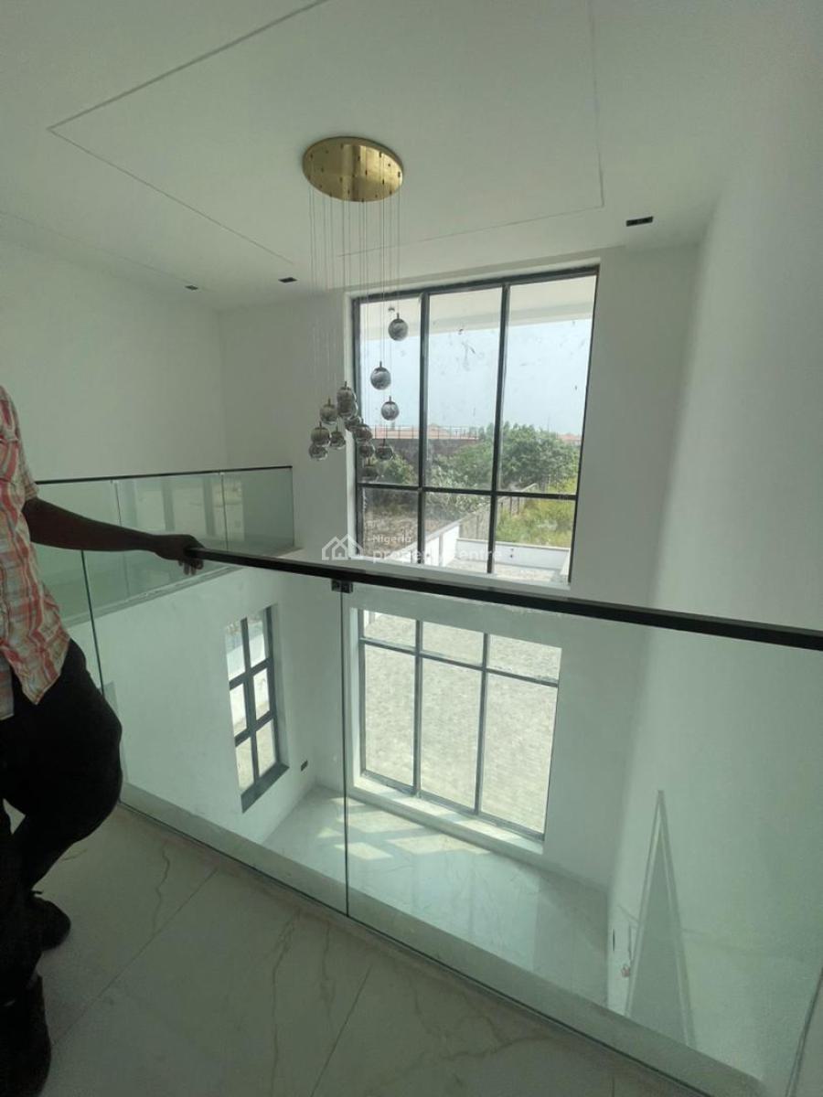 5bedroom Detached Duplex with Bq.  *price*: ₦800m *location* Hampton B, Ikate, Lekki, Lagos, Detached Duplex for Sale