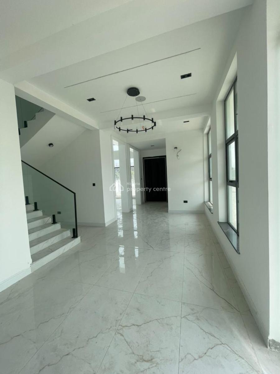 5bedroom Detached Duplex with Bq.  *price*: ₦800m *location* Hampton B, Ikate, Lekki, Lagos, Detached Duplex for Sale