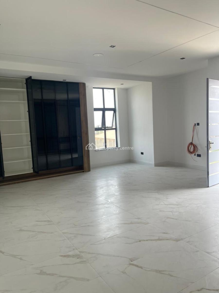 5bedroom Detached Duplex with Bq.  *price*: ₦800m *location* Hampton B, Ikate, Lekki, Lagos, Detached Duplex for Sale
