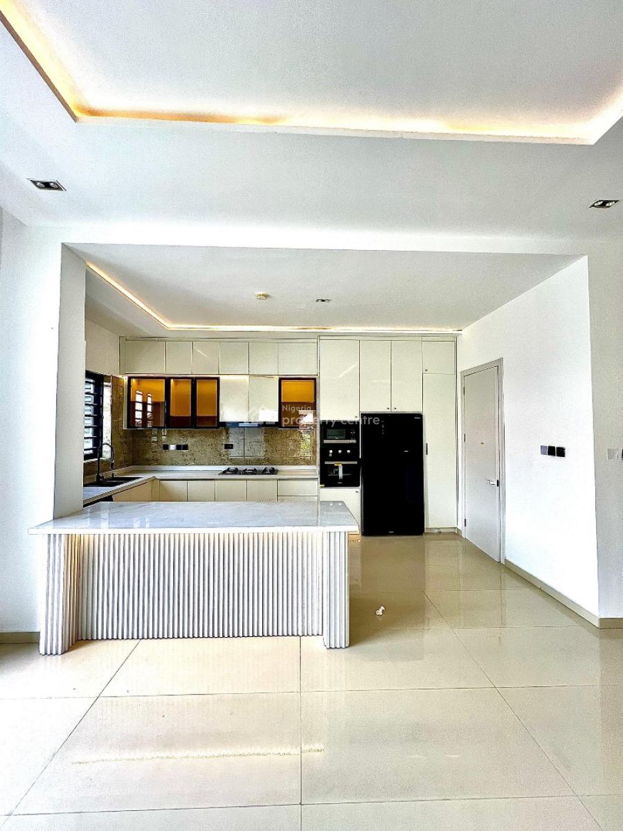 Brand New 2 Bedroom Apartment with Swimming Pool and Gym, Lekki Phase 1, Lekki, Lagos, Flat / Apartment for Sale