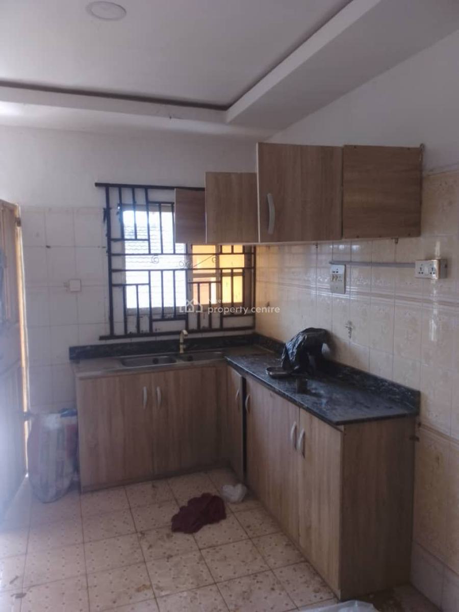 Luuurious 2 Bedroom Flat Upstair Close to Express, Peace Estate Sangotedo Ajah Lagos, Sangotedo, Ajah, Lagos, Flat / Apartment for Rent
