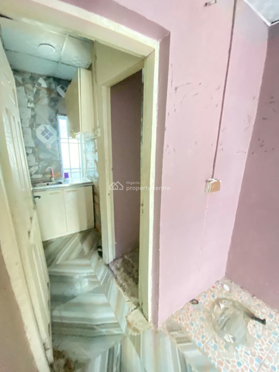 Self Contain, Atlantic View Estate, New Road, Chevron, Lekki, Lagos, Self Contain (single Rooms) for Rent