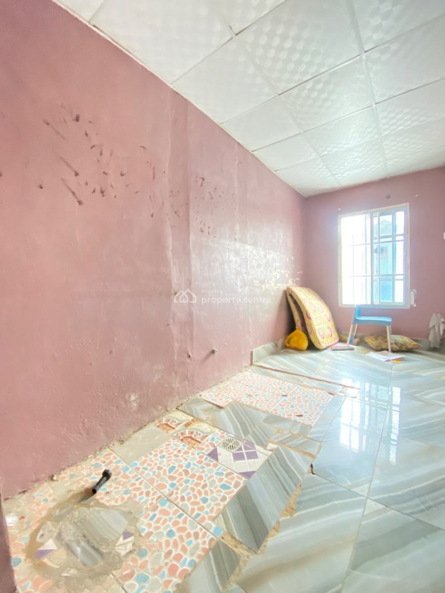 Self Contain, Atlantic View Estate, New Road, Chevron, Lekki, Lagos, Self Contain (single Rooms) for Rent