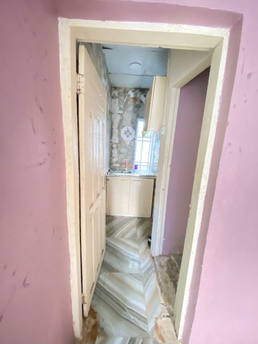 Self Contain, Atlantic View Estate, New Road, Chevron, Lekki, Lagos, Self Contain (single Rooms) for Rent