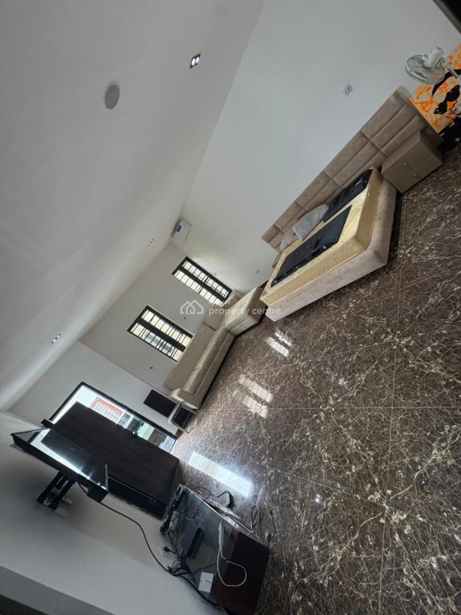 Spacious Master Bedroom, Lekki, Lagos, Flat / Apartment for Rent