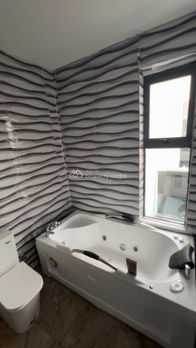 Spacious Master Bedroom, Lekki, Lagos, Flat / Apartment for Rent