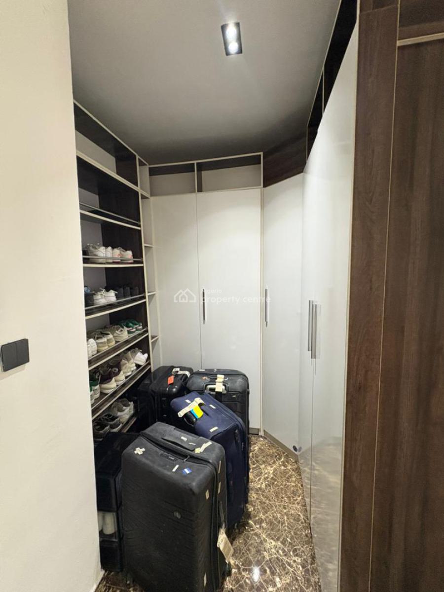 Spacious Master Bedroom, Lekki, Lagos, Flat / Apartment for Rent