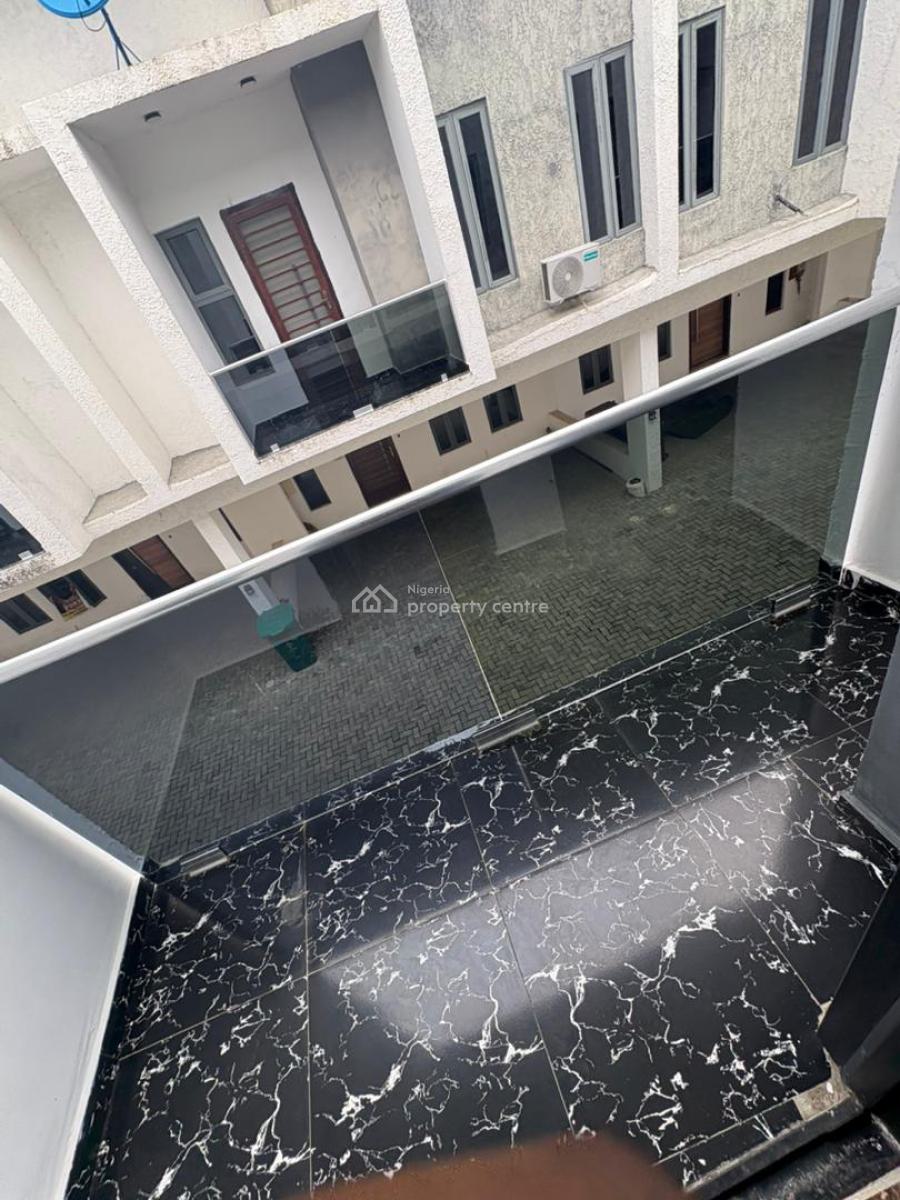 Spacious Master Bedroom, Lekki, Lagos, Flat / Apartment for Rent