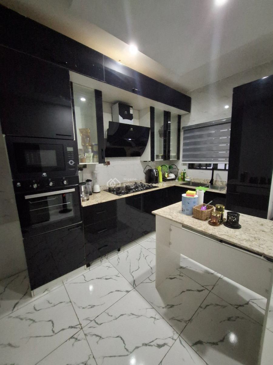 Standard and Serviced Two Bedroom Apartment in a Serene Estate, Guzape District, Abuja, Flat / Apartment for Rent