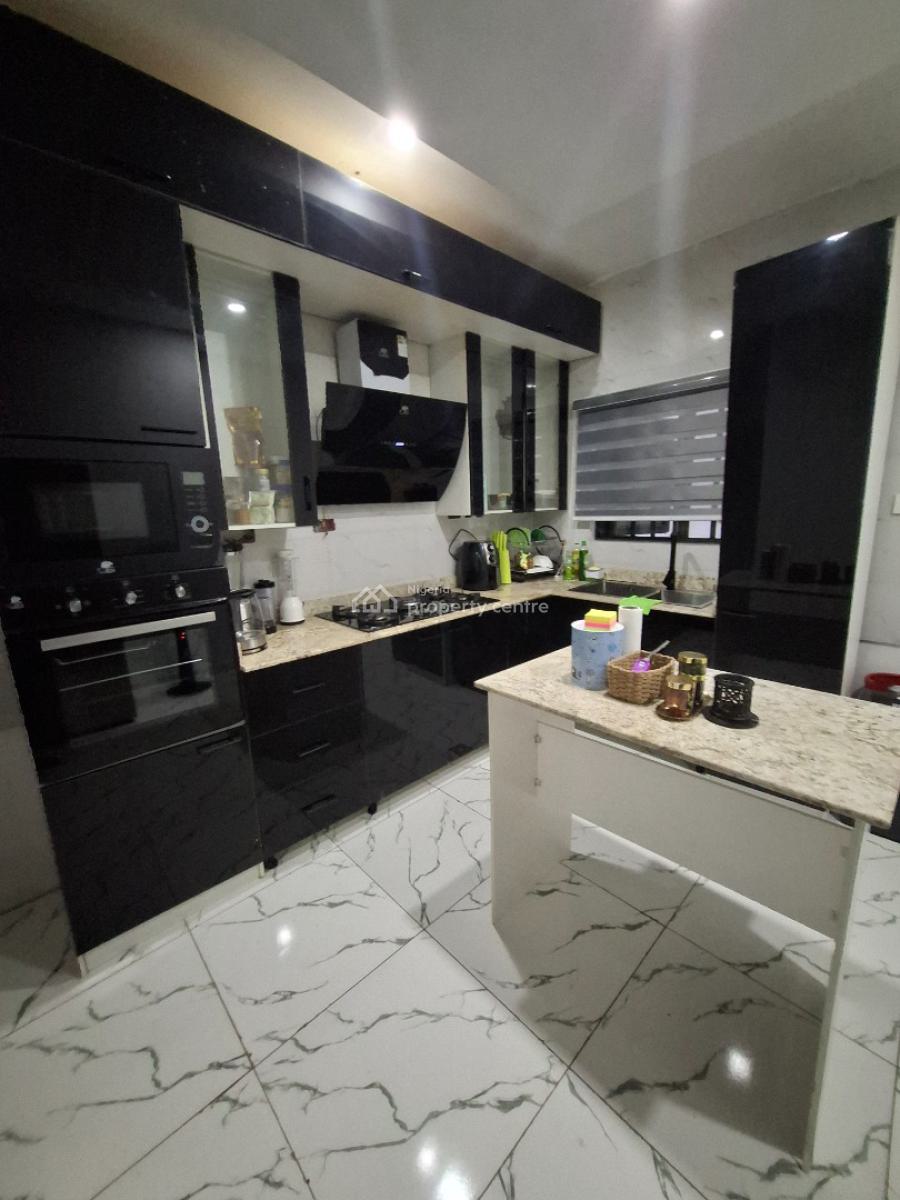Standard and Serviced Two Bedroom Apartment in a Serene Estate, Guzape District, Abuja, Flat / Apartment for Rent