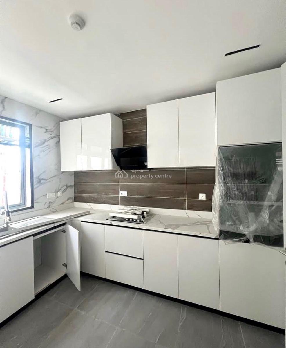 1 Bedroom Apartment with Pool Gym and Elevator, Lekki Phase 1, Lekki, Lagos, Flat / Apartment for Rent
