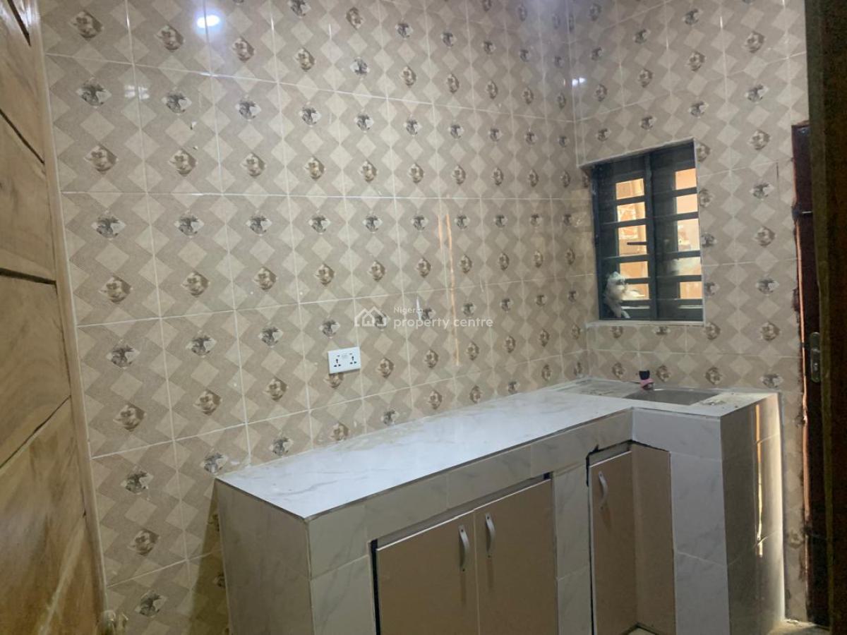 Decent and Standard 2 Bedrooms Apartment. All Rooms En-suite, Oworonshoki, Shomolu, Lagos, Flat / Apartment for Rent