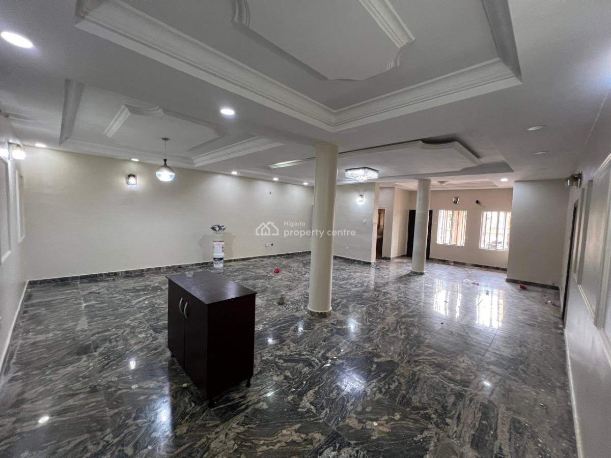 ē Bedroom Apartment, Lekki Phase 1, Lekki, Lagos, Flat / Apartment for Rent