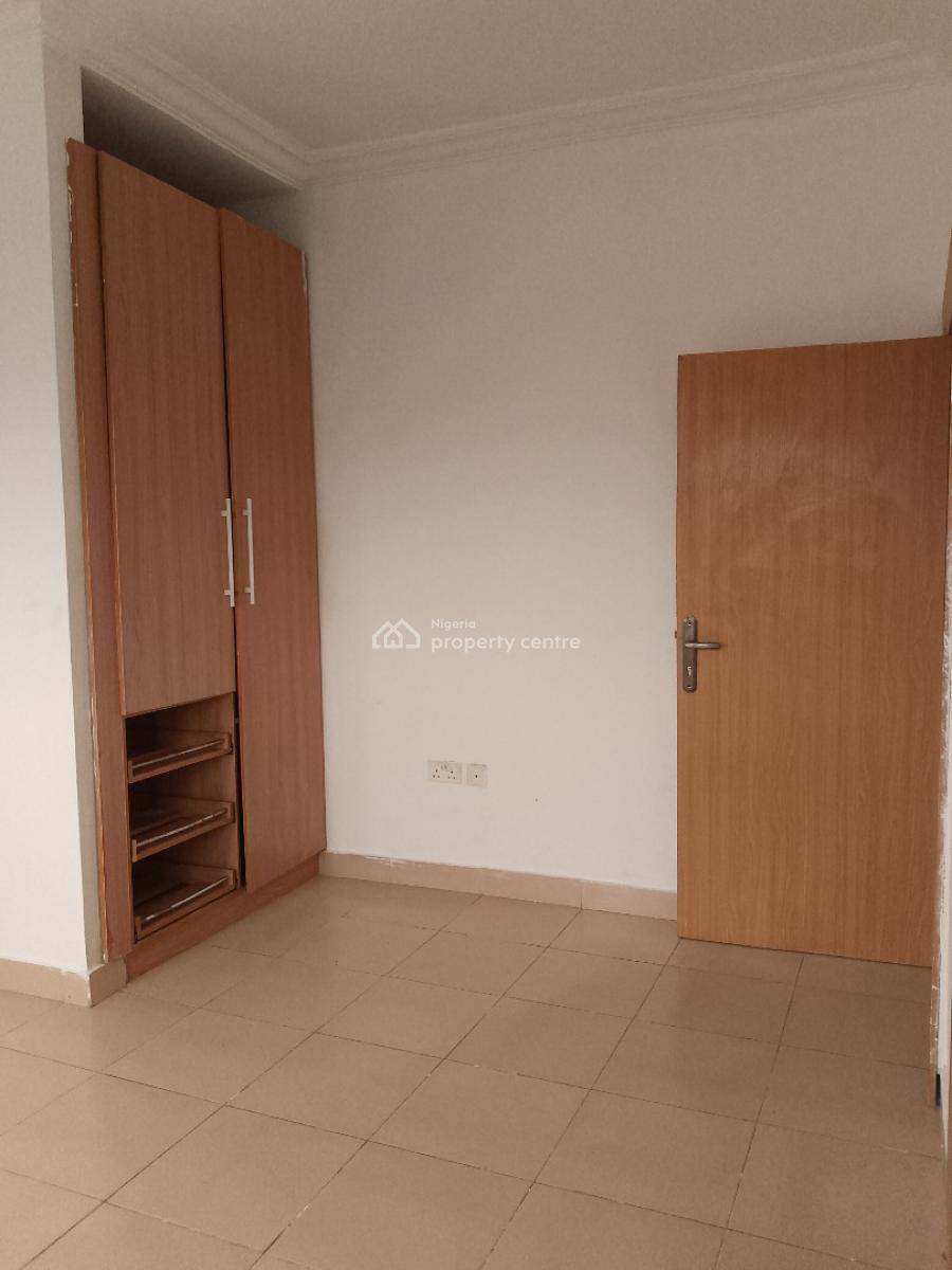 Very Spacious and Clean 3bedroom, Ilaje Mobile Road, Ajah, Lagos, Flat / Apartment for Rent