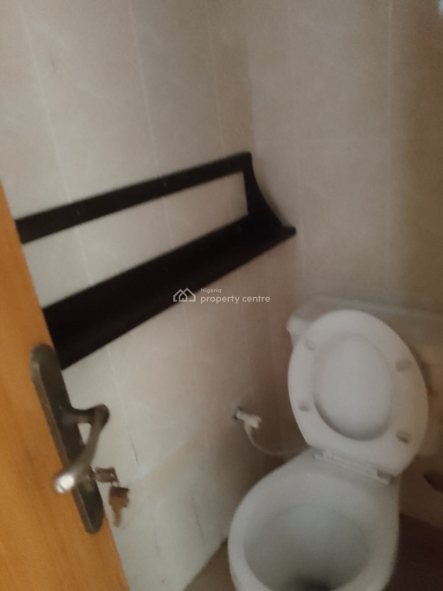 Very Spacious and Clean 3bedroom, Ilaje Mobile Road, Ajah, Lagos, Flat / Apartment for Rent