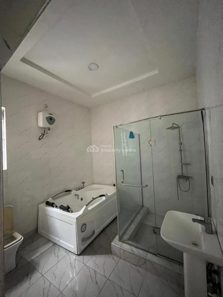 Luxury Spacious Room with Balcony Thomas Estate, Thomas Estate, Ajah, Lagos, Self Contain (single Rooms) for Rent