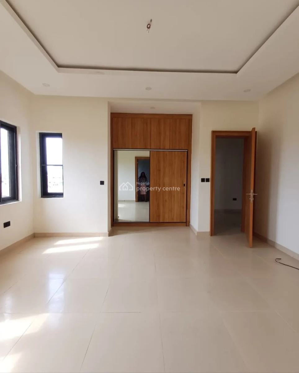 Tastefully Finished Serviced Penthouse 2 Bedroom Flat with a Room Bq, Lekki Phase 1, Lekki, Lagos, Flat / Apartment for Rent