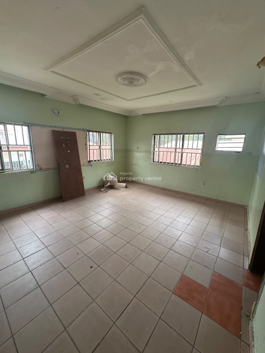 a Standard One Room Self Contain Apartment in a Decent Location, Not Far From Crush Cafe 1st Avenue, Gwarinpa, Abuja, Self Contain (single Rooms) for Rent