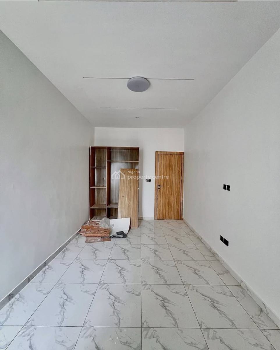Fully Serviced 2 Bedroom Apartment with Swimming Pool & Gym, Ologolo Lekki Lagos, Ologolo, Lekki, Lagos, Block of Flats for Sale
