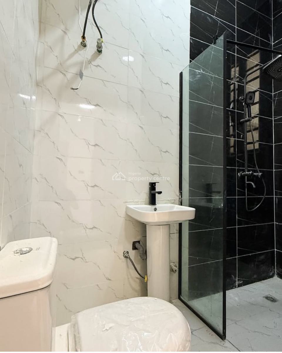 Fully Serviced 2 Bedroom Apartment with Swimming Pool & Gym, Ologolo Lekki Lagos, Ologolo, Lekki, Lagos, Block of Flats for Sale