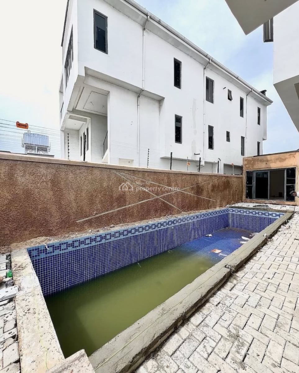 Fully Serviced 2 Bedroom Apartment with Swimming Pool & Gym, Ologolo Lekki Lagos, Ologolo, Lekki, Lagos, Block of Flats for Sale