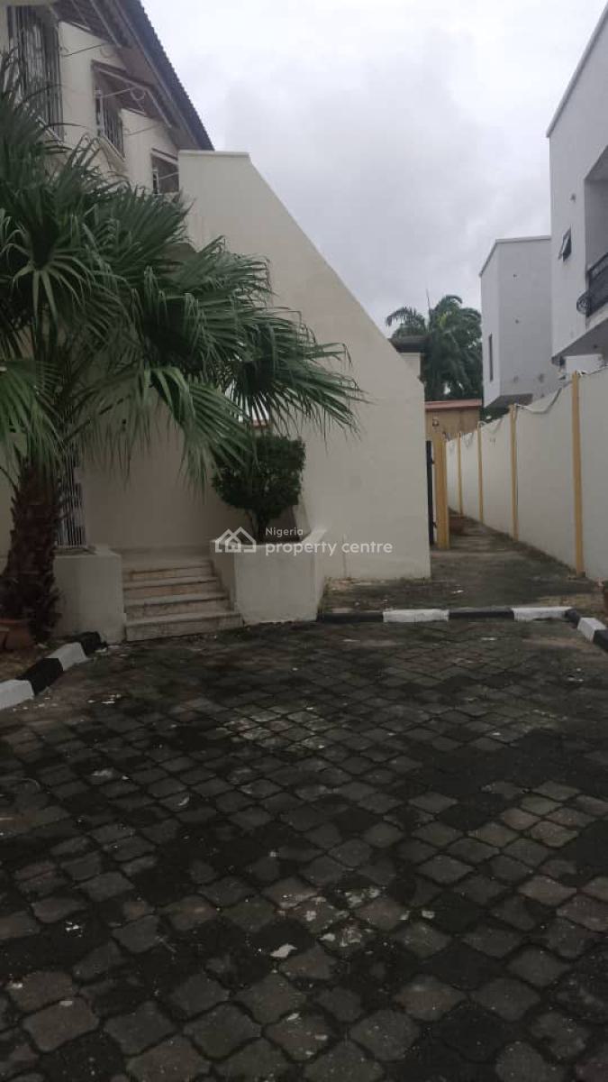 4 Bedroom Detached House with 2 Rooms Bq, Vgc, Lekki, Lagos, Detached Duplex for Rent