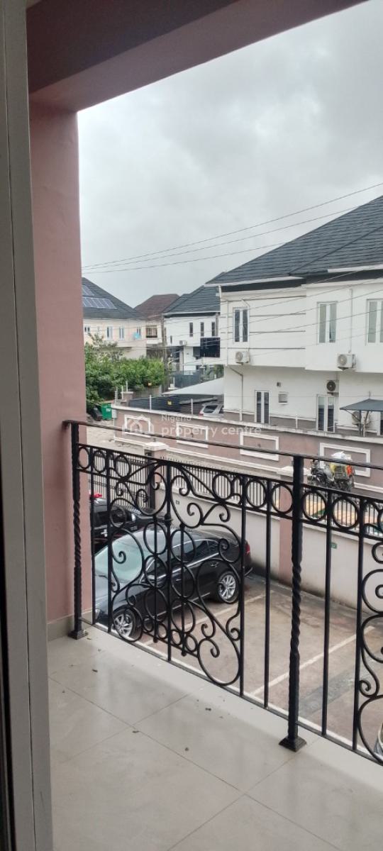 a Spacious 3 Bedroom Apartment, Chevron Drive Chevy View Estate, Lekki, Lagos, Flat / Apartment for Rent