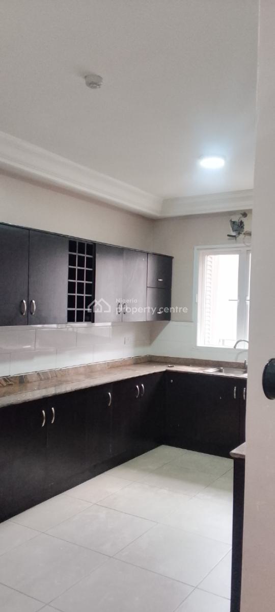 a Spacious 3 Bedroom Apartment, Chevron Drive Chevy View Estate, Lekki, Lagos, Flat / Apartment for Rent