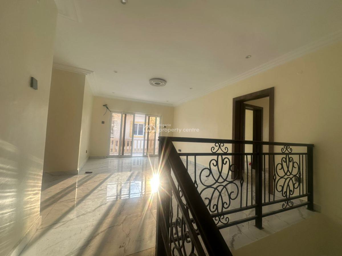 Standard Renovated 4 Bedrooms Semi Detached House with En-suite Bq, Oniru, Victoria Island (vi), Lagos, Semi-detached Duplex for Sale