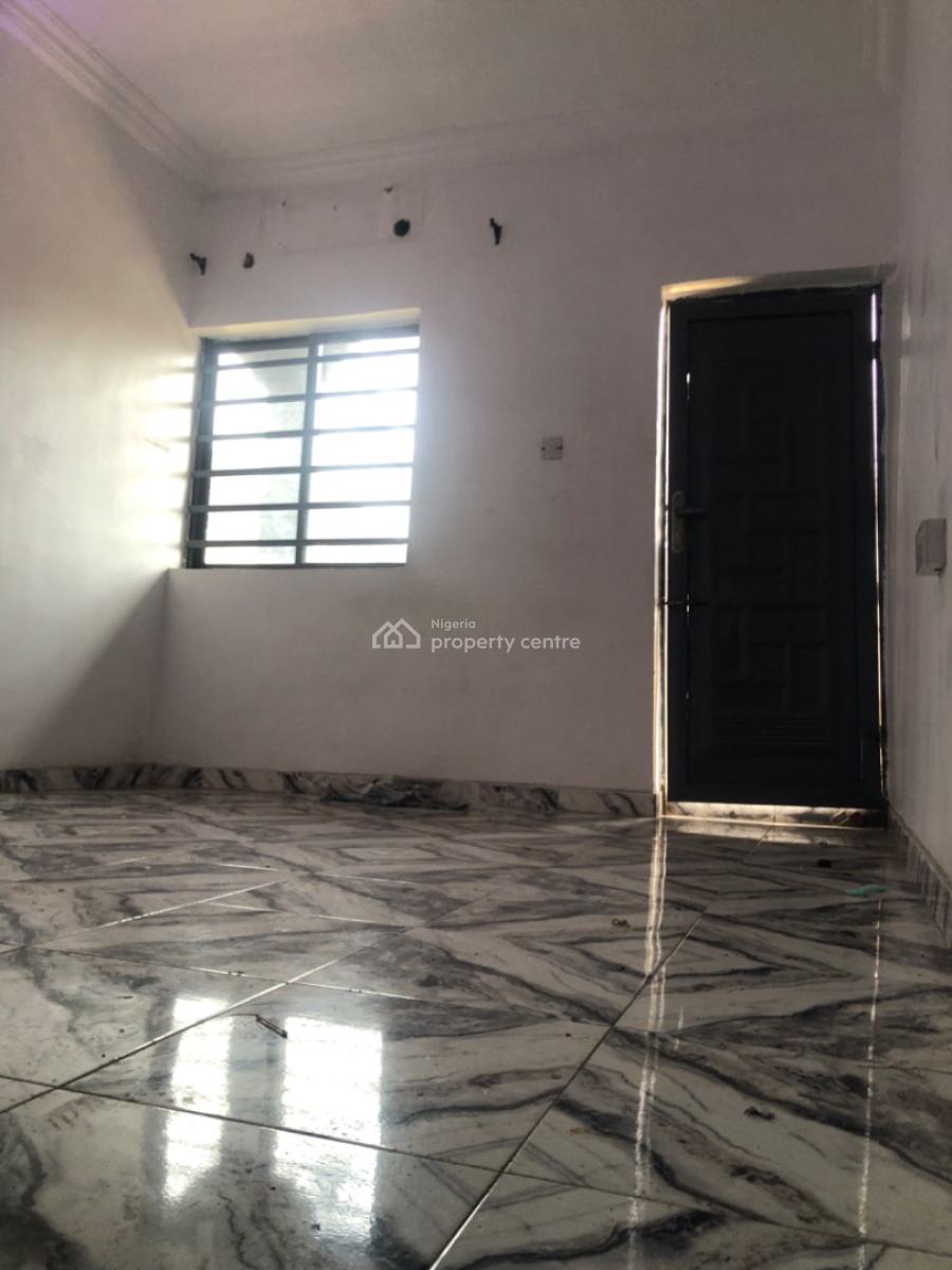 Standard Room Self with Car Park Personal Prepaid and Cabinets, Shomolu, Lagos, Self Contain (single Rooms) for Rent