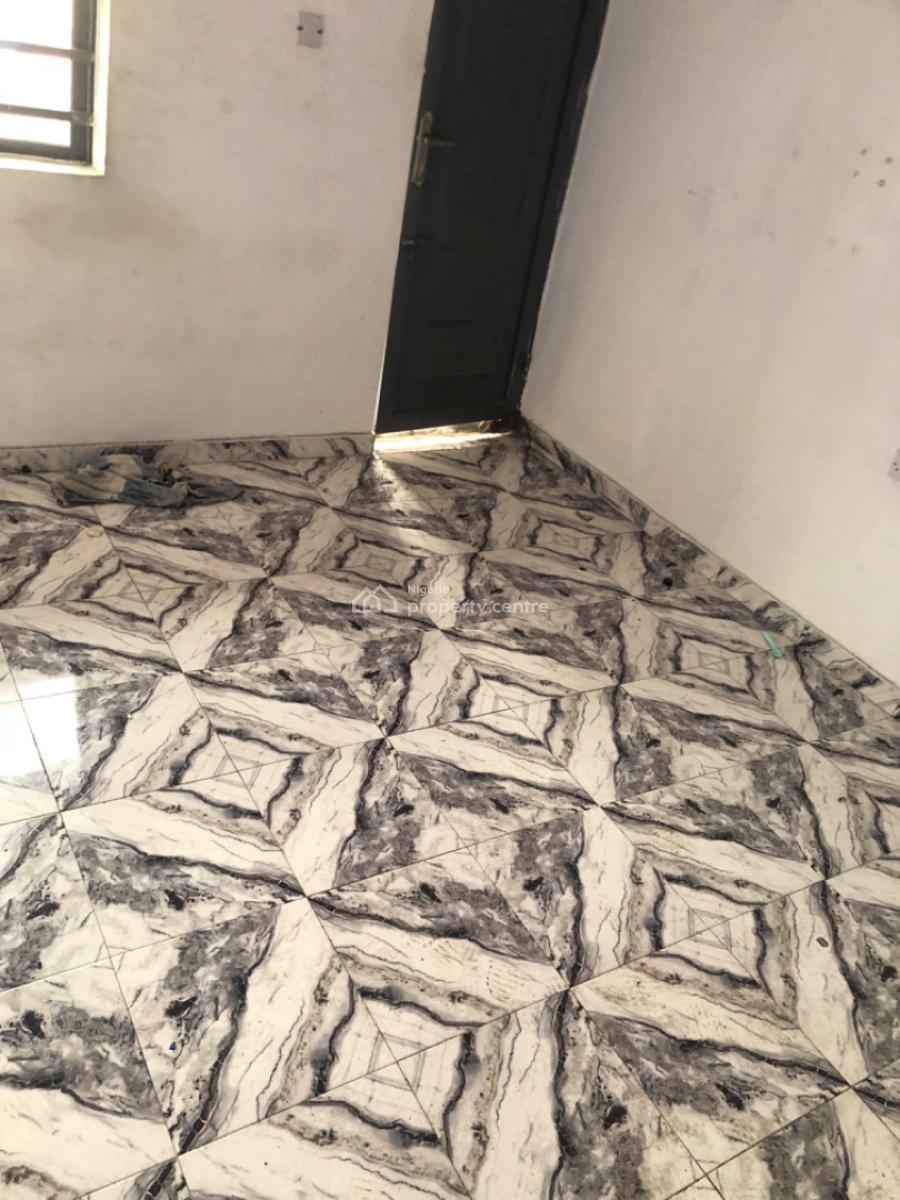 Standard Room Self with Car Park Personal Prepaid and Cabinets, Shomolu, Lagos, Self Contain (single Rooms) for Rent