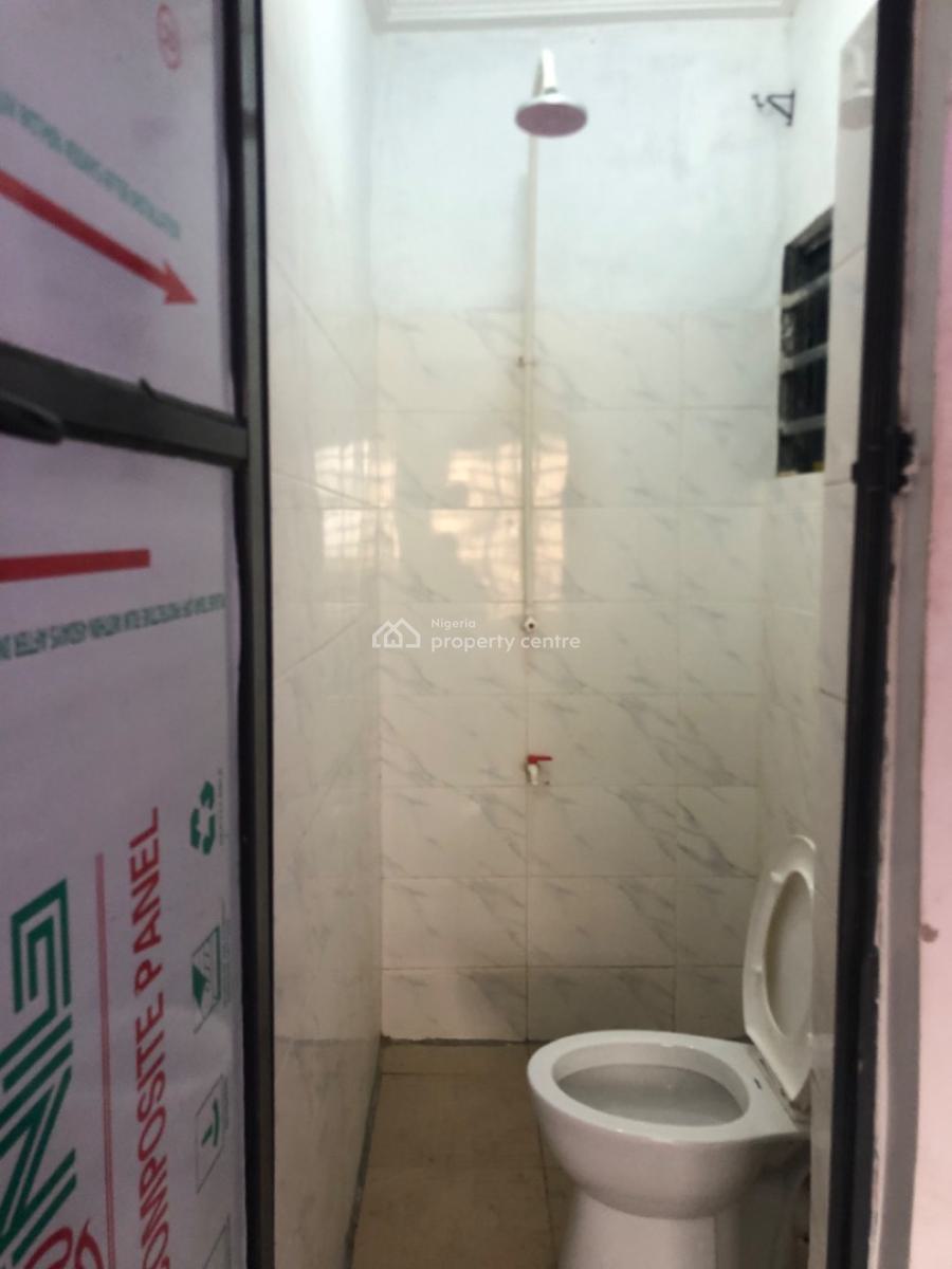 Standard Room Self with Car Park Personal Prepaid and Cabinets, Shomolu, Lagos, Self Contain (single Rooms) for Rent