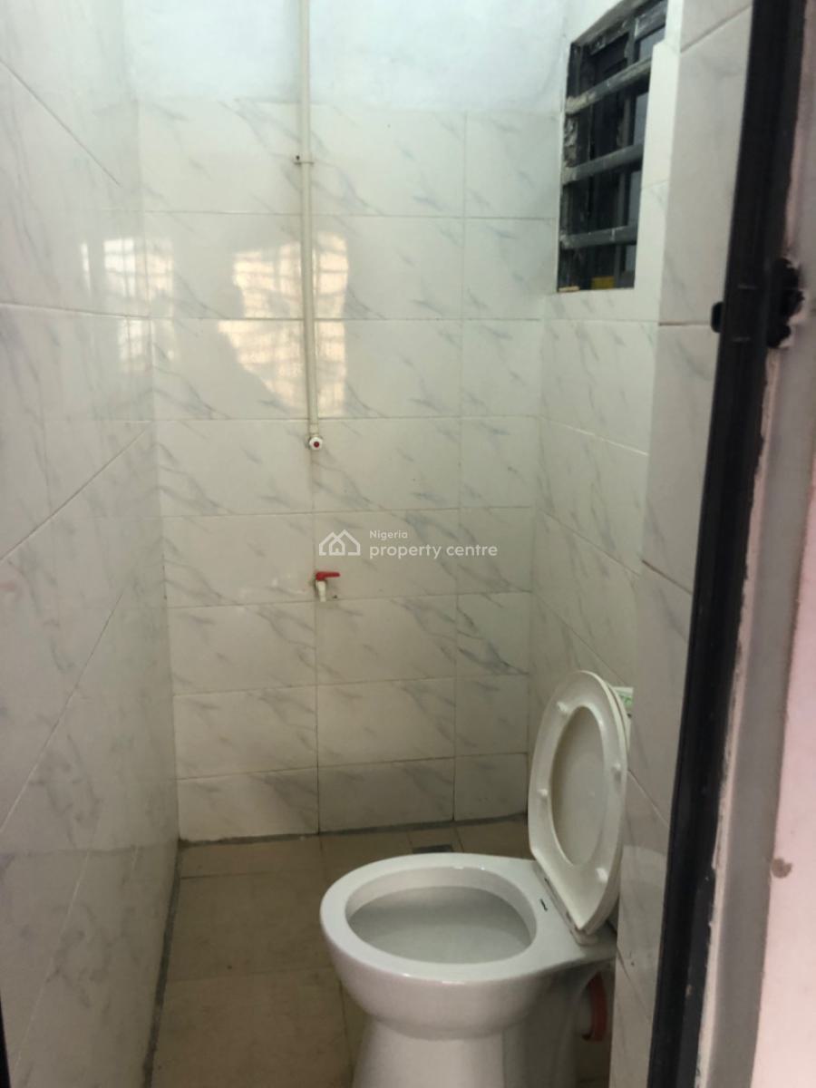 Standard Room Self with Car Park Personal Prepaid and Cabinets, Shomolu, Lagos, Self Contain (single Rooms) for Rent