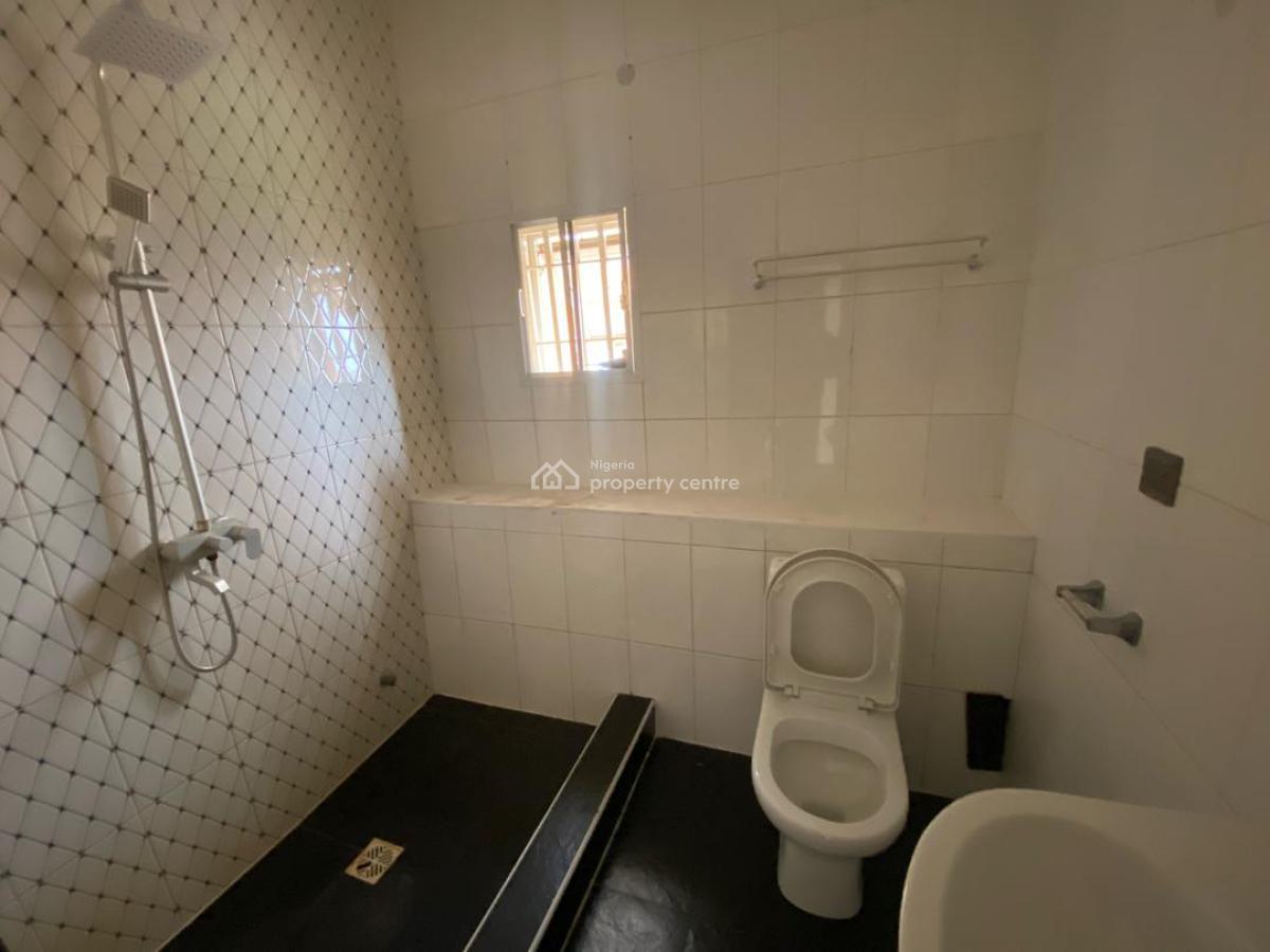 3-bedroom Apartment with Bq in Yaba, Yaba, Lagos, Flat / Apartment for Sale