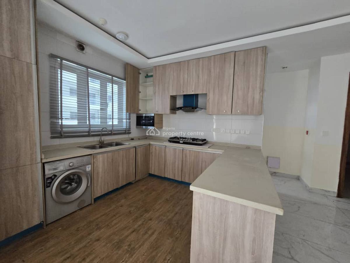 Luxurious Fully Serviced 2 Bedroom Apartment with Excellent Facilities, Periwinkle Estate, Lekki Phase 1, Lekki, Lagos, Flat / Apartment for Rent