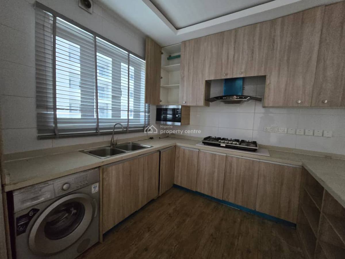 Luxurious Fully Serviced 2 Bedroom Apartment with Excellent Facilities, Periwinkle Estate, Lekki Phase 1, Lekki, Lagos, Flat / Apartment for Rent