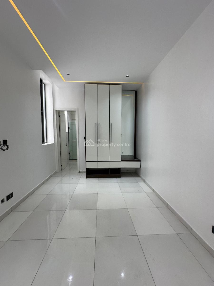 Nicely Built 2 Bedroom Apartment with Pool, Elevator and Reception, Lekki Phase 1, Lekki, Lagos, Flat / Apartment for Sale