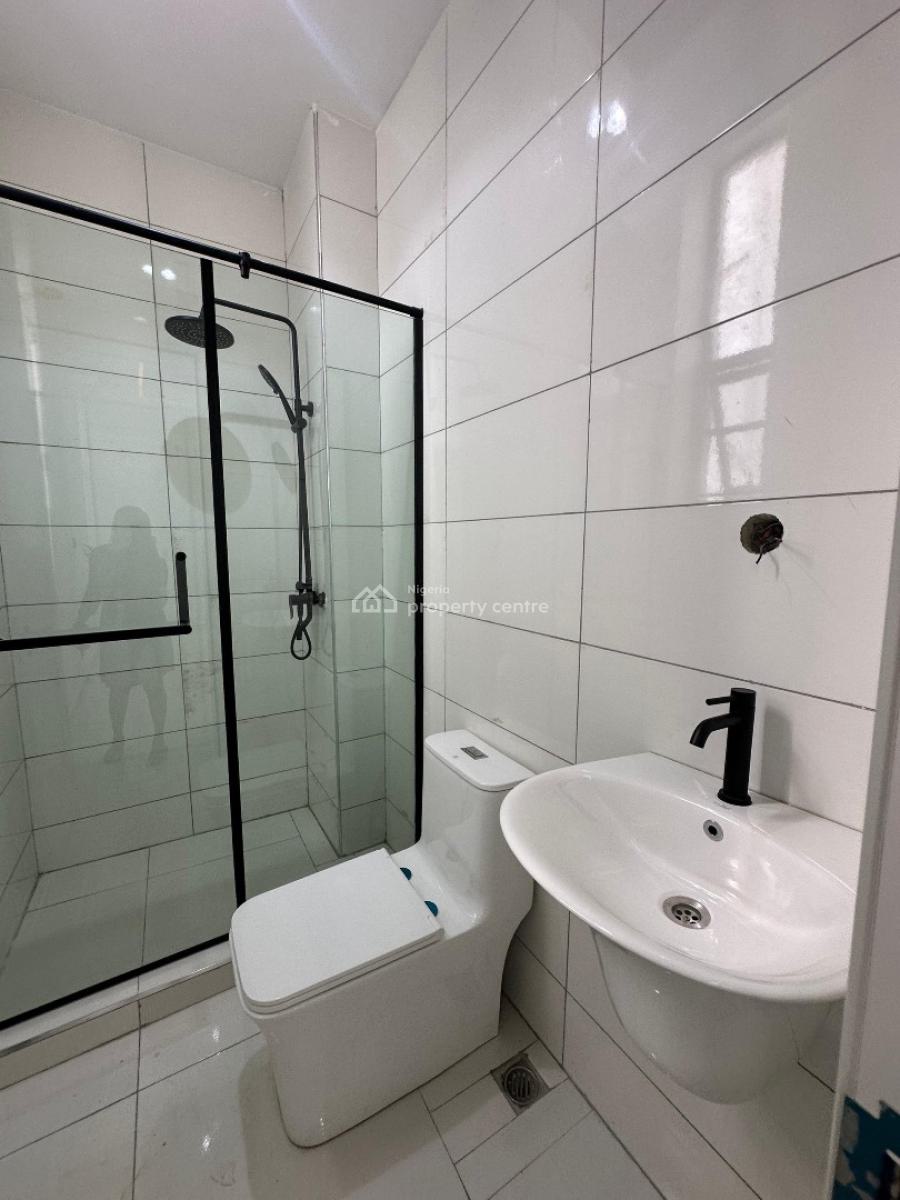Nicely Built 2 Bedroom Apartment with Pool, Elevator and Reception, Lekki Phase 1, Lekki, Lagos, Flat / Apartment for Sale