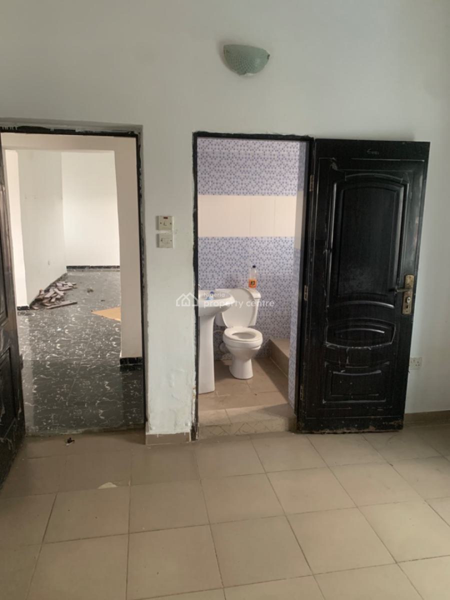 Lovely Nice 2 Bedroom Flat Upstairs, Mobil Road Ilaje, Ajah, Lagos, Flat / Apartment for Rent