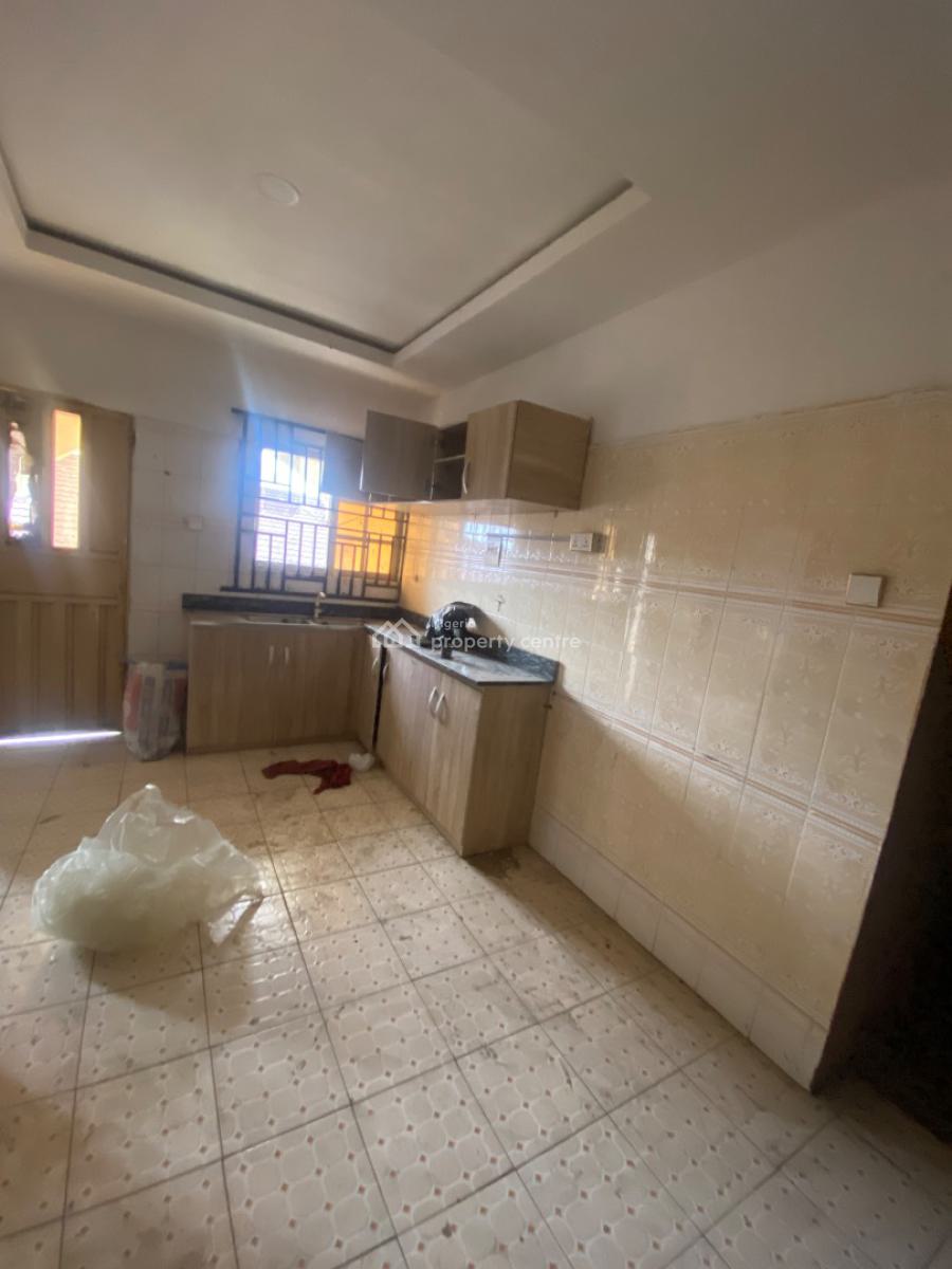 Very Spacious and Sharp 2 Bedroom Apartment Upstairs, Peace Estate By Sky Mall Sangotedo Ajah, Sangotedo, Ajah, Lagos, Flat / Apartment for Rent