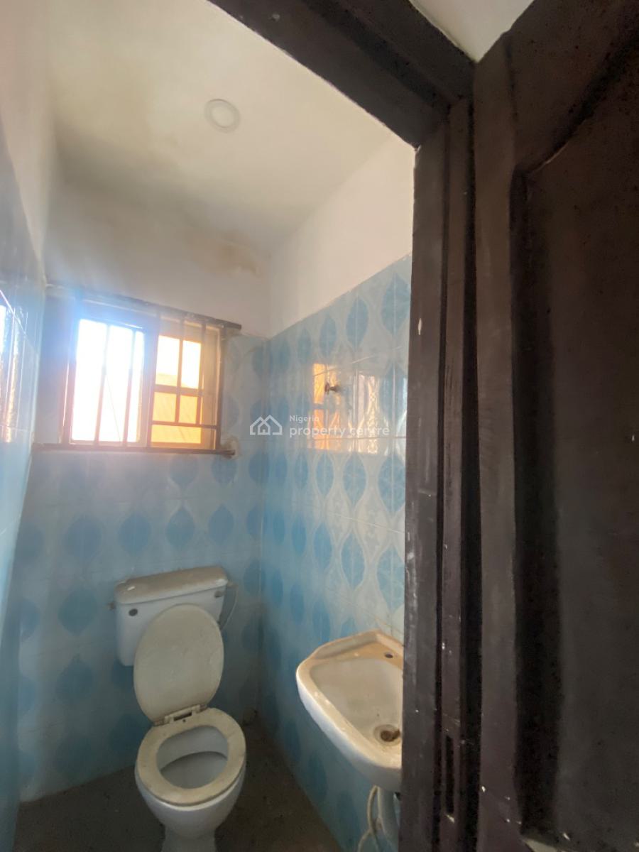 Very Spacious and Sharp 2 Bedroom Apartment Upstairs, Peace Estate By Sky Mall Sangotedo Ajah, Sangotedo, Ajah, Lagos, Flat / Apartment for Rent