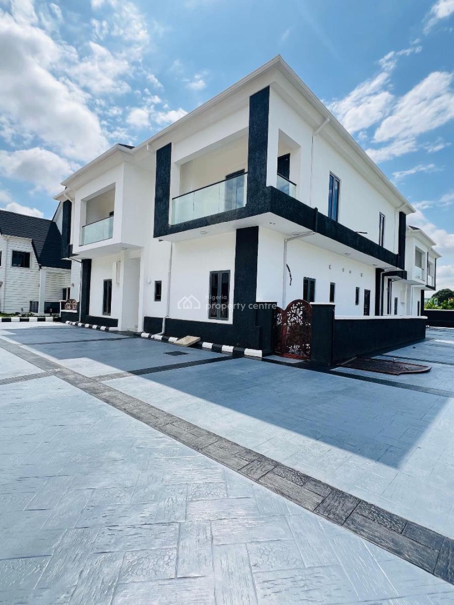 Beautifully Built 5-bedroom Fully Detached Duplex + Bq in an Estate, Perfect for Luxury Family Living, Premium Rental Income, Or Airbnb, Yaba, Lagos, Detached Duplex for Sale