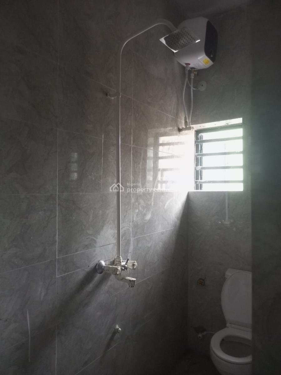 Luxury Newly Built 2 Bedroom Upstairs, Bucknor Estate Jakande Axis., Isolo, Lagos, Flat / Apartment for Rent