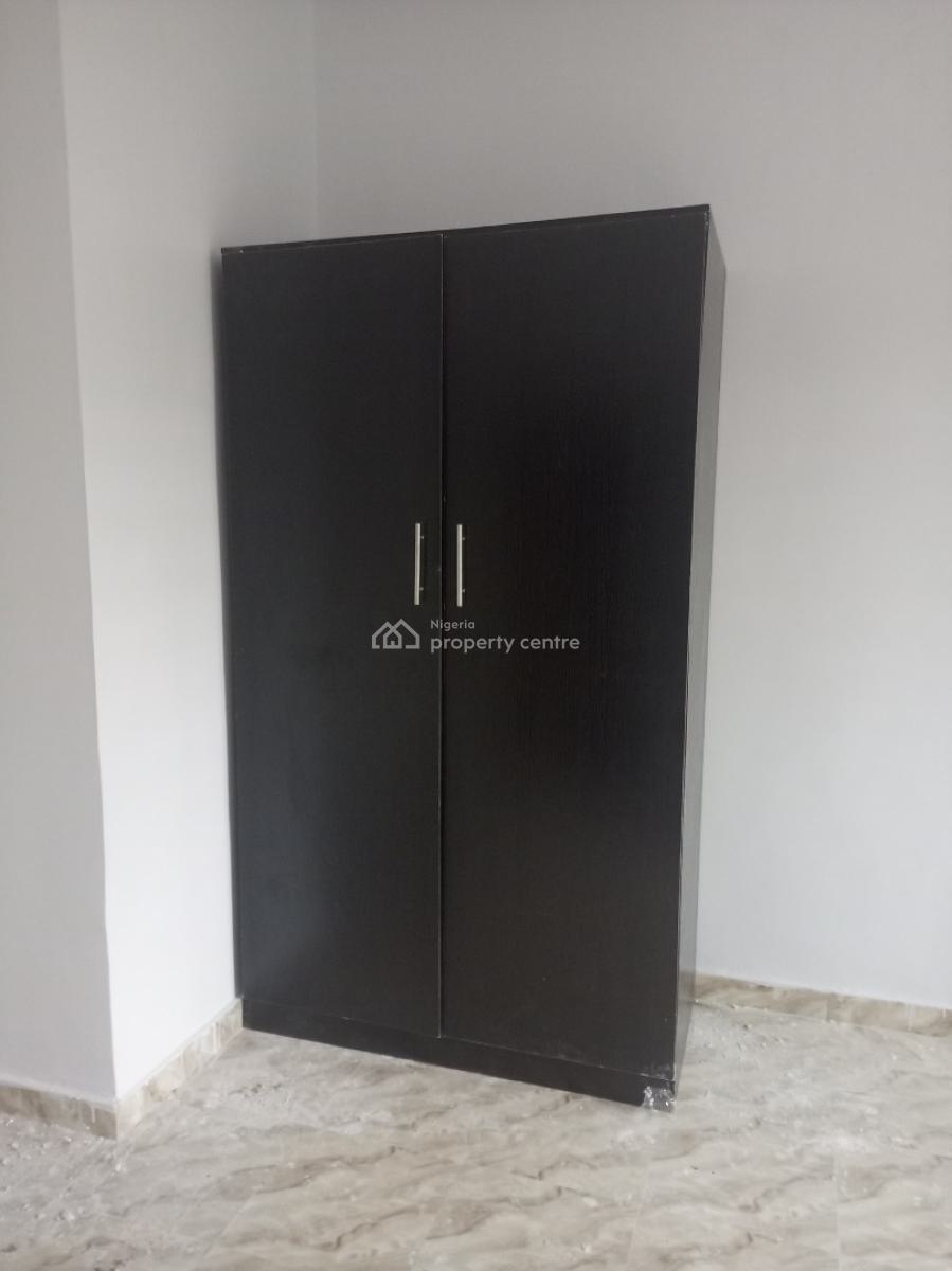 Luxury Newly Built 2 Bedroom Upstairs, Bucknor Estate Jakande Axis., Isolo, Lagos, Flat / Apartment for Rent